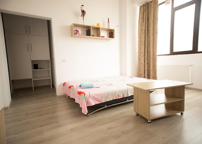 アパート Romantic Tomis Mamaia コンスタンツァ